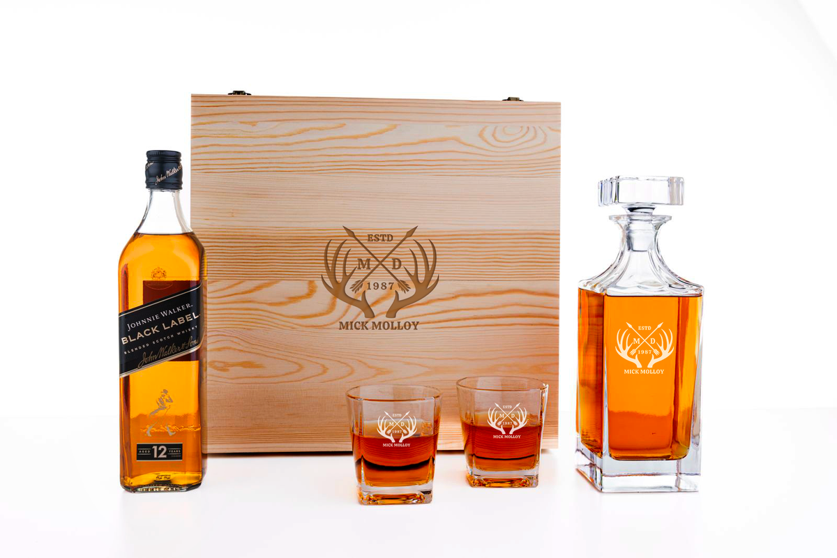 Johnnie Walker Black Label Personalised Whisky Decanter Gift Set with Engraved Wooden Box