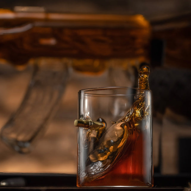 Limited Edition 800ml Elegant Rifle Gun Whiskey Decanter with 4 Bullet Whiskey Glasses and Mahogany Wooden Base